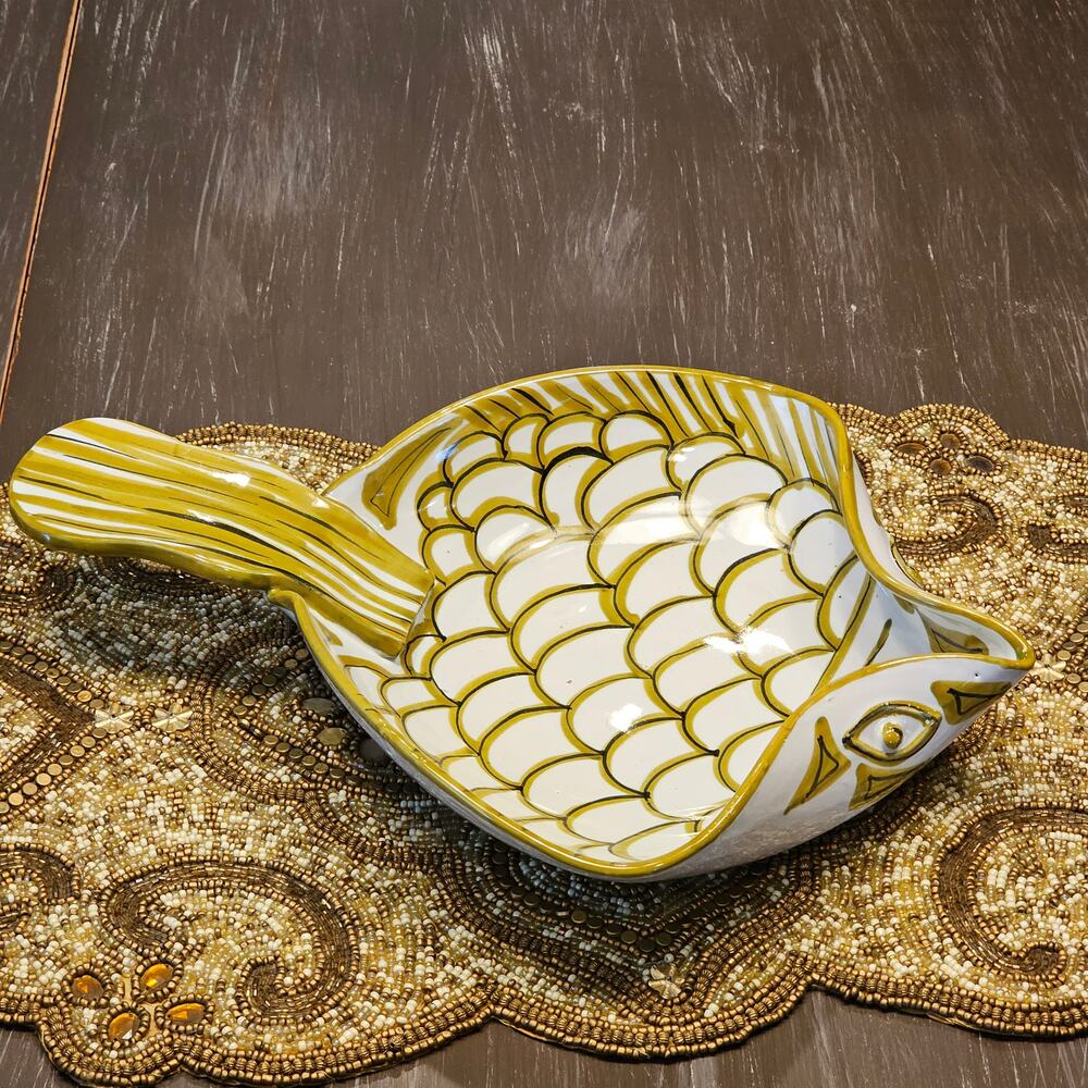 Vintage Italian Handcrafted Ceramic Stingray  Fruit Bowl-Artisan Pottery Dish - Picture 3 of 10
